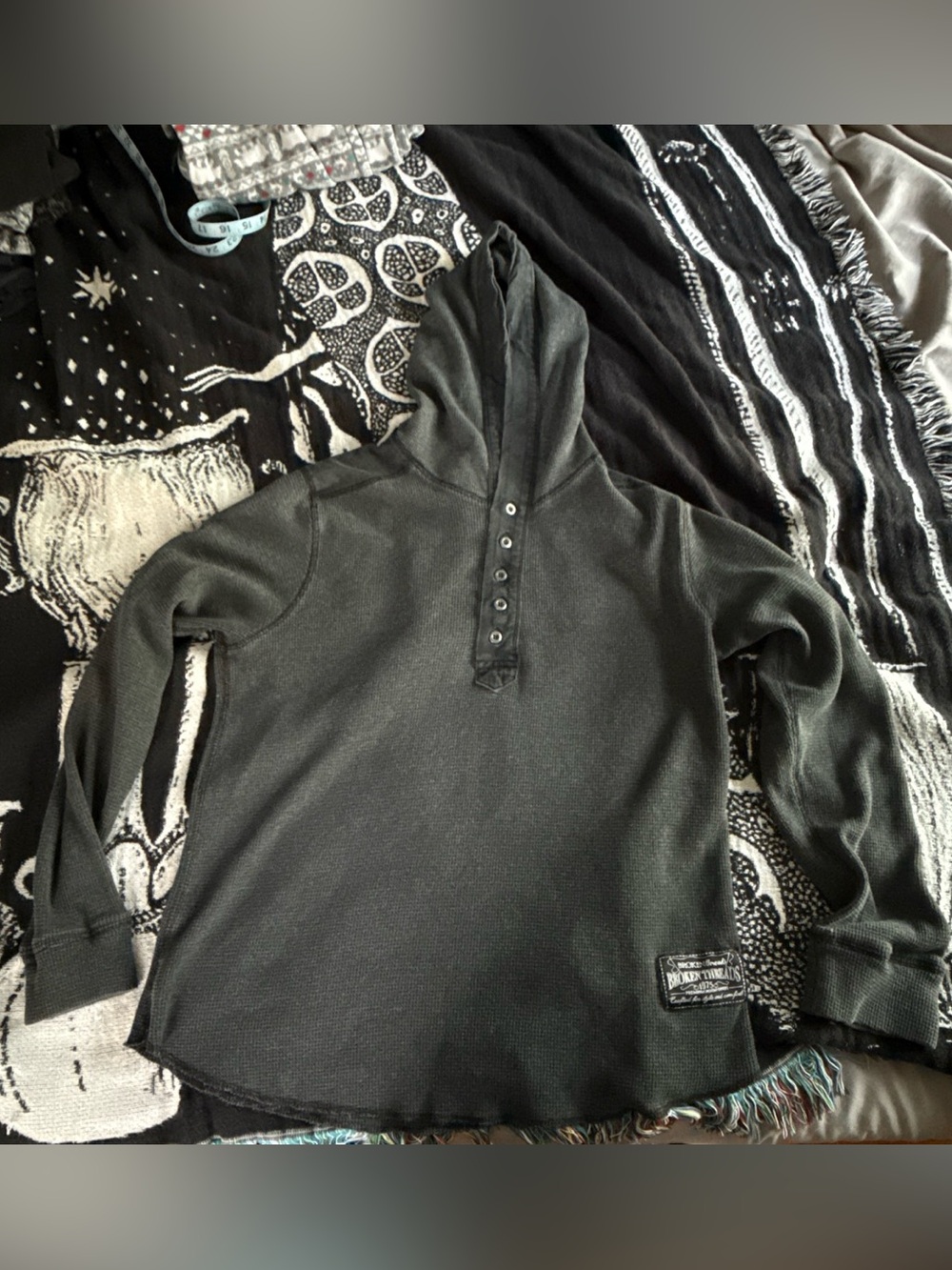 Broken Threads Hoodie Thermal Longsleeve Shirt Sz L